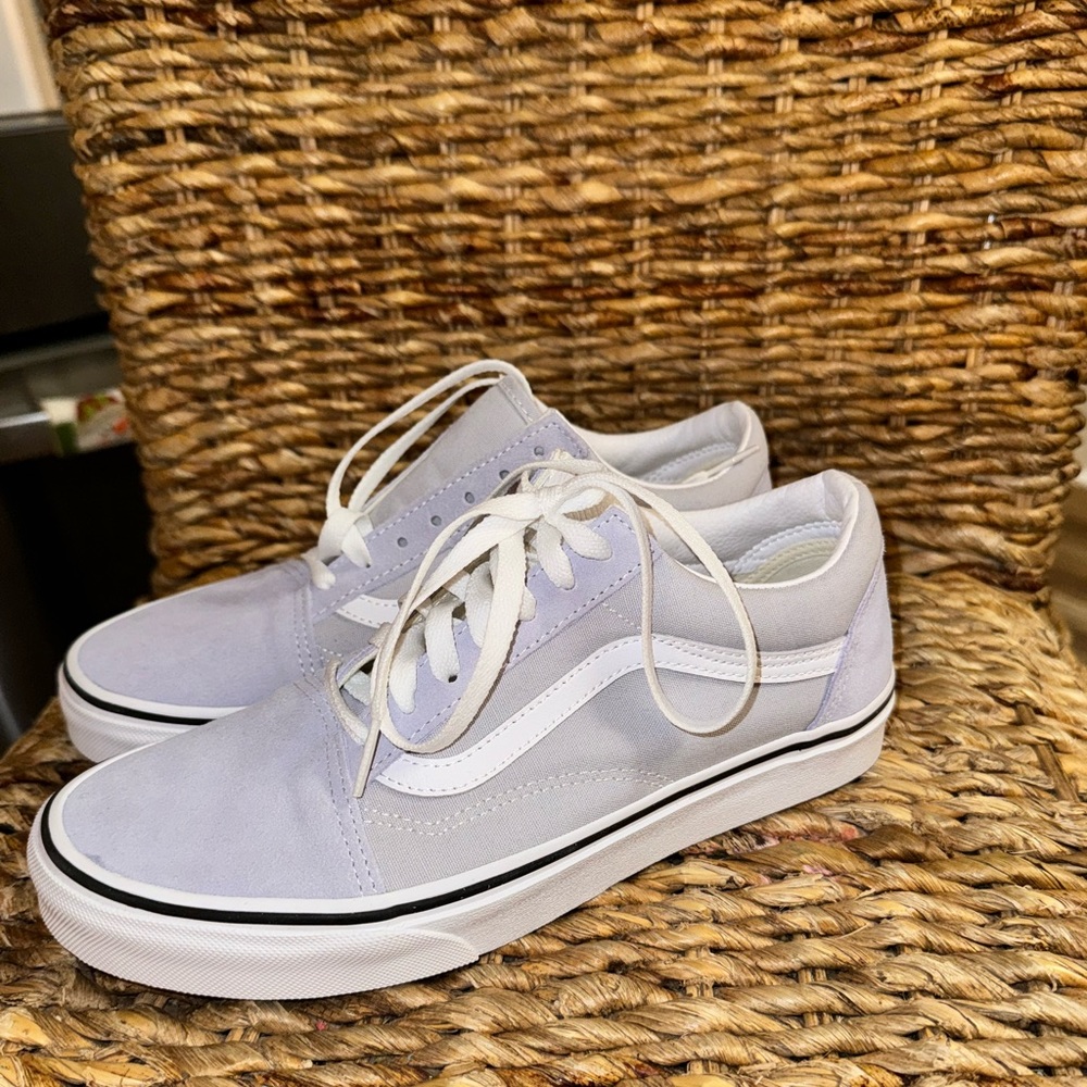 BNWOT women’s size 8 old skool vans